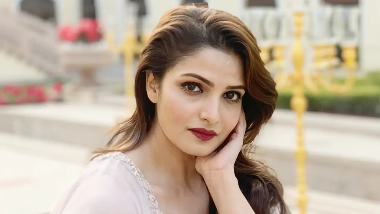 হাসপাতালে ভর্তি অভিনেত্রী তনুশ্রী