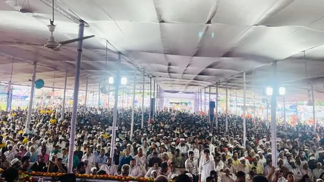 আ.লীগের সম্মেলনে অর্ধশতাধিক মোবাইল চুরির অভিযোগ