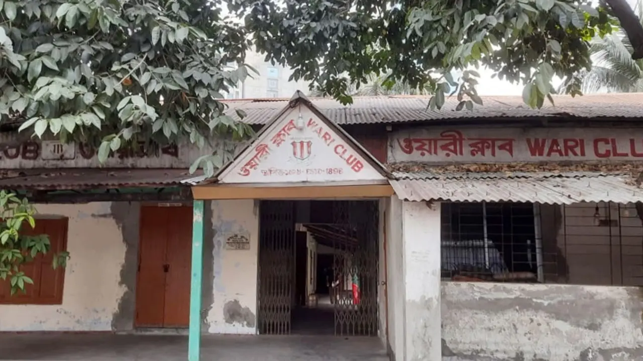 ‘লাইফ সাপোর্টে’ শতবর্ষী ওয়ারী