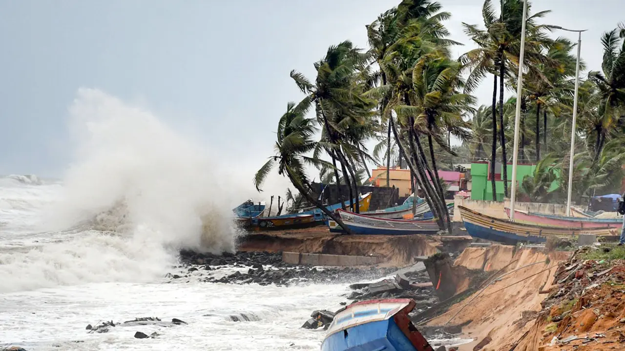 ১৫ জেলায় জলোচ্ছ্বাসের শঙ্কা