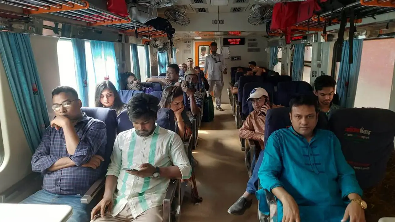রেলওয়ে স্টেশন ব্যবস্থাপনায় অভিযোগ নেই যাত্রীদের!