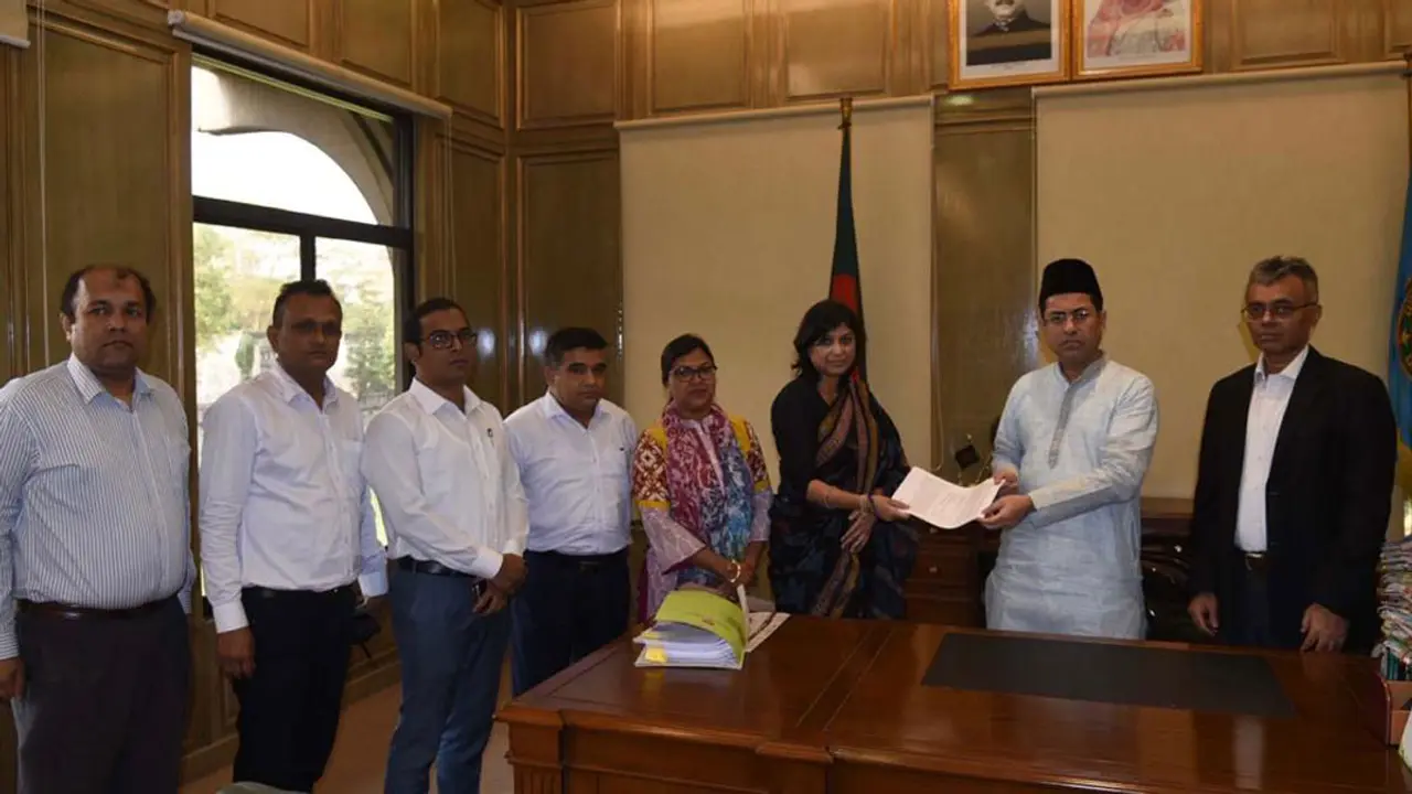 বঙ্গবাজারে অগ্নিকাণ্ডের ঘটনায় ডিএসসিসির তদন্ত প্রতিবেদন দাখিল