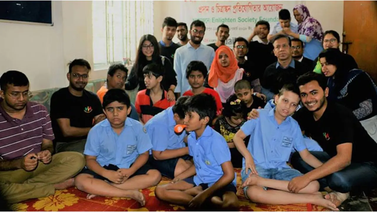 ‘লাঞ্ছনা-বঞ্চনায়’ অটিজম আক্রান্ত শিশুর বাবা-মায়েরা