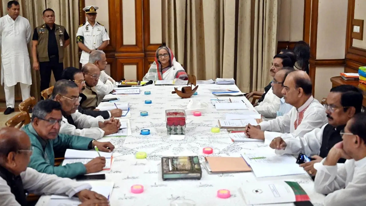 মার্কেটে আগুন নাশকতা কি না, খতিয়ে দেখতে বললেন প্রধানমন্ত্রী