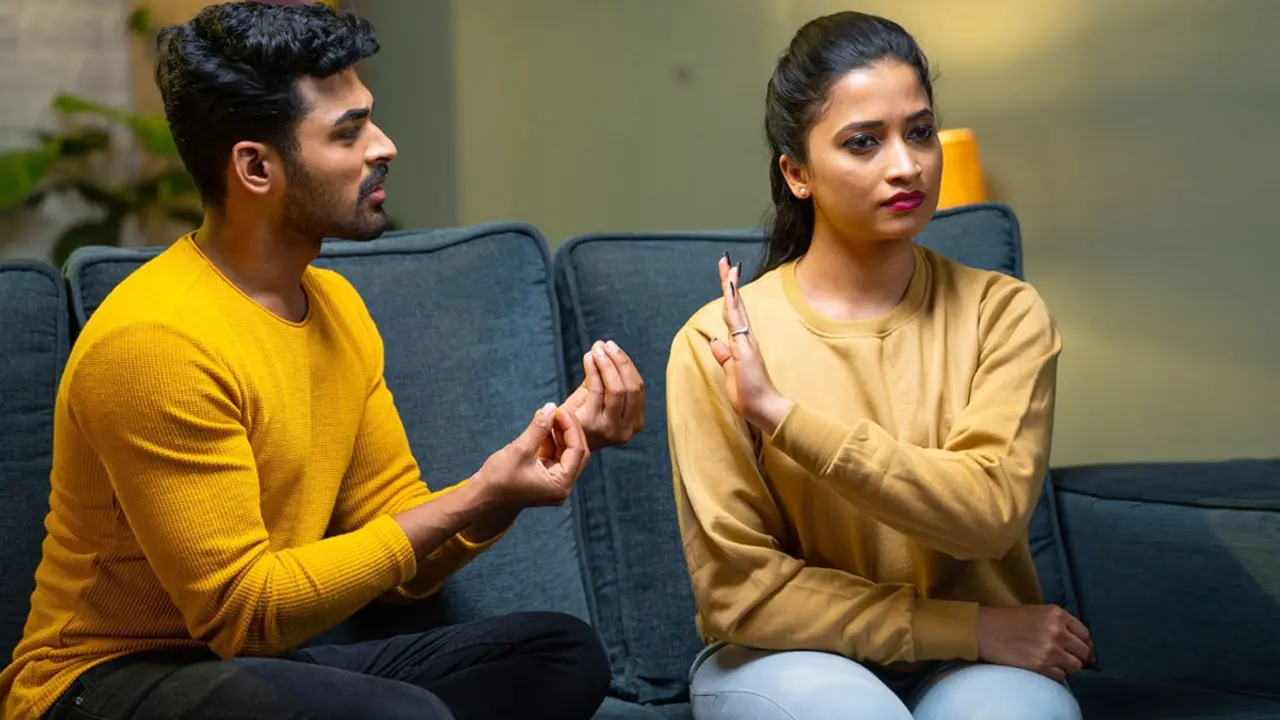 বিবাহিত জীবন যে ৫ কারণে একঘেয়ে হয়ে ওঠে