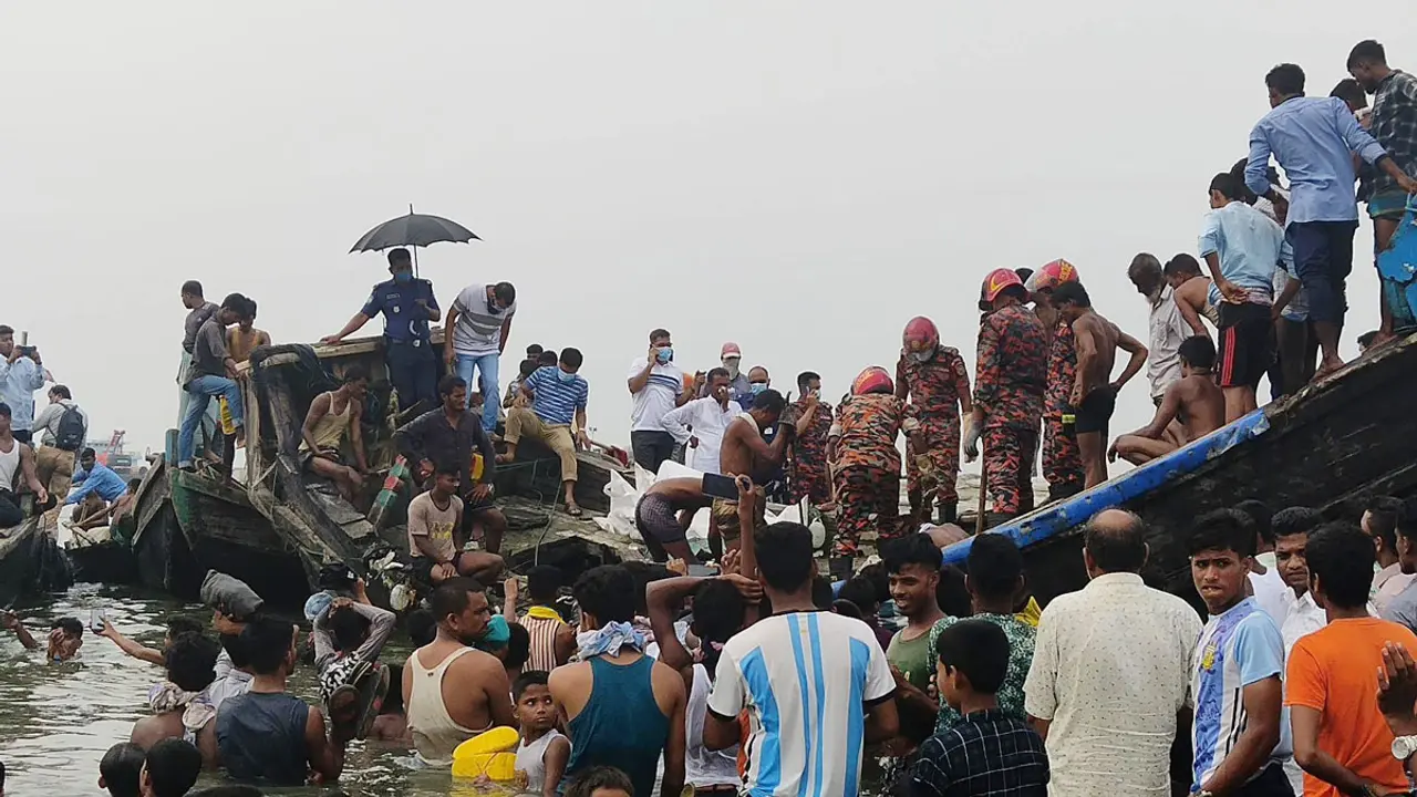ট্রলারে বরফ রাখার বাক্সে ছিল ১০ জনের হাত-পা বাঁধা মরদেহ