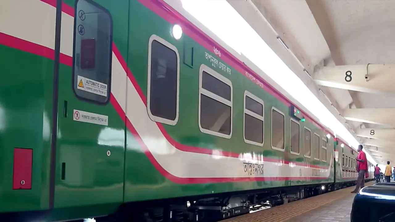কোরিয়ান কোচে ‘সোনার বাংলা এক্সপ্রেস’