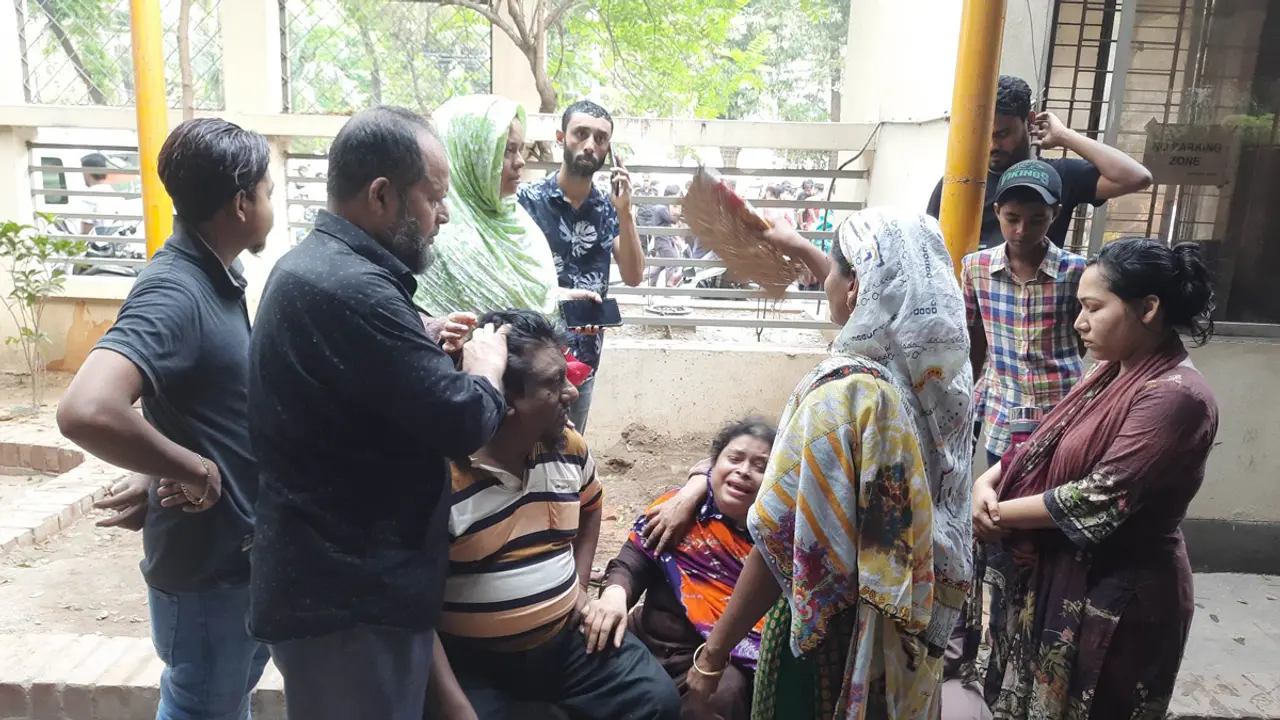 শহিদুলের ৩২ বছরের সাজানো দোকান-রোজগার এক আগুনেই শেষ