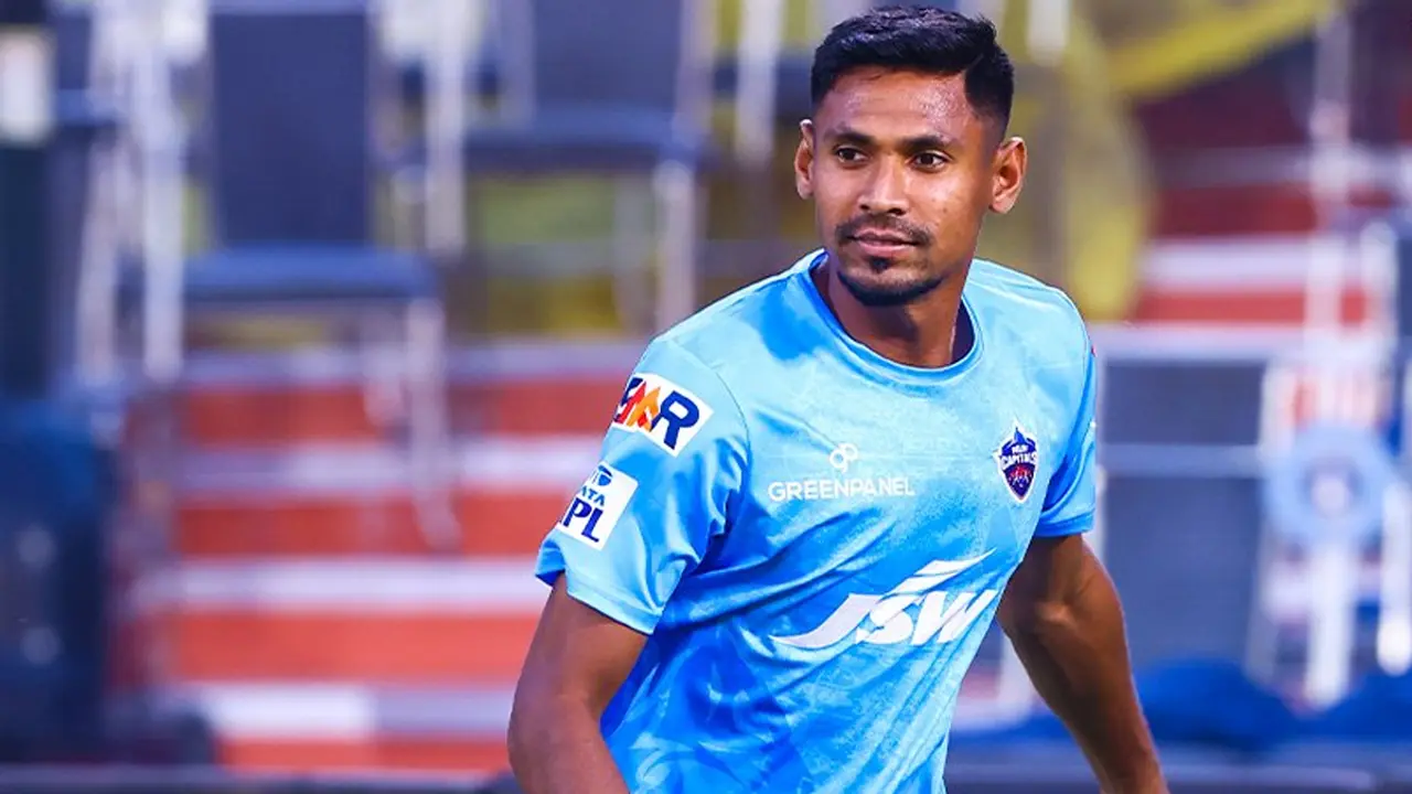 কাটার বলেও যে কারণে ছক্কা খেলেন মুস্তাফিজ