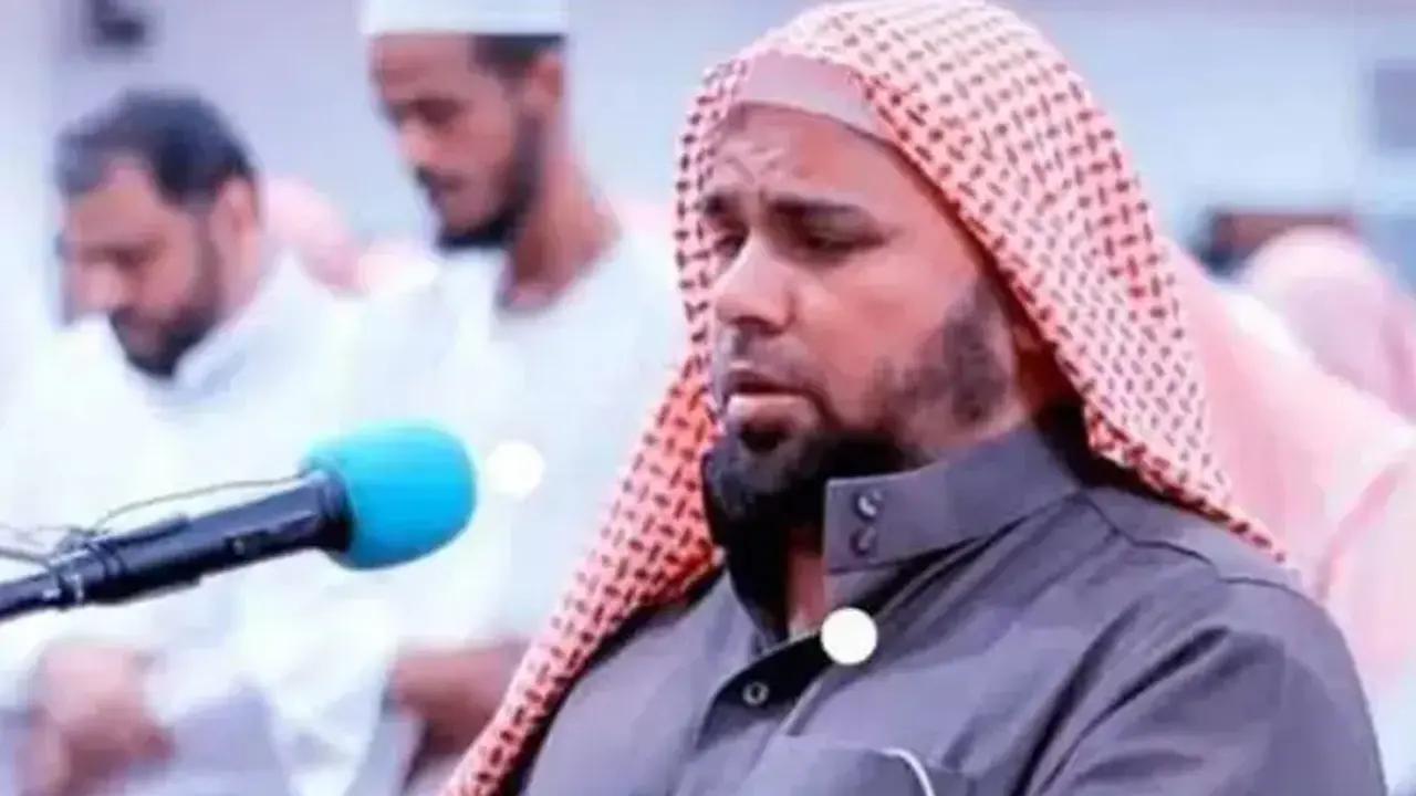 নামাজে ইমামতির সময় মিশরের জনপ্রিয় কারীর ইন্তেকাল