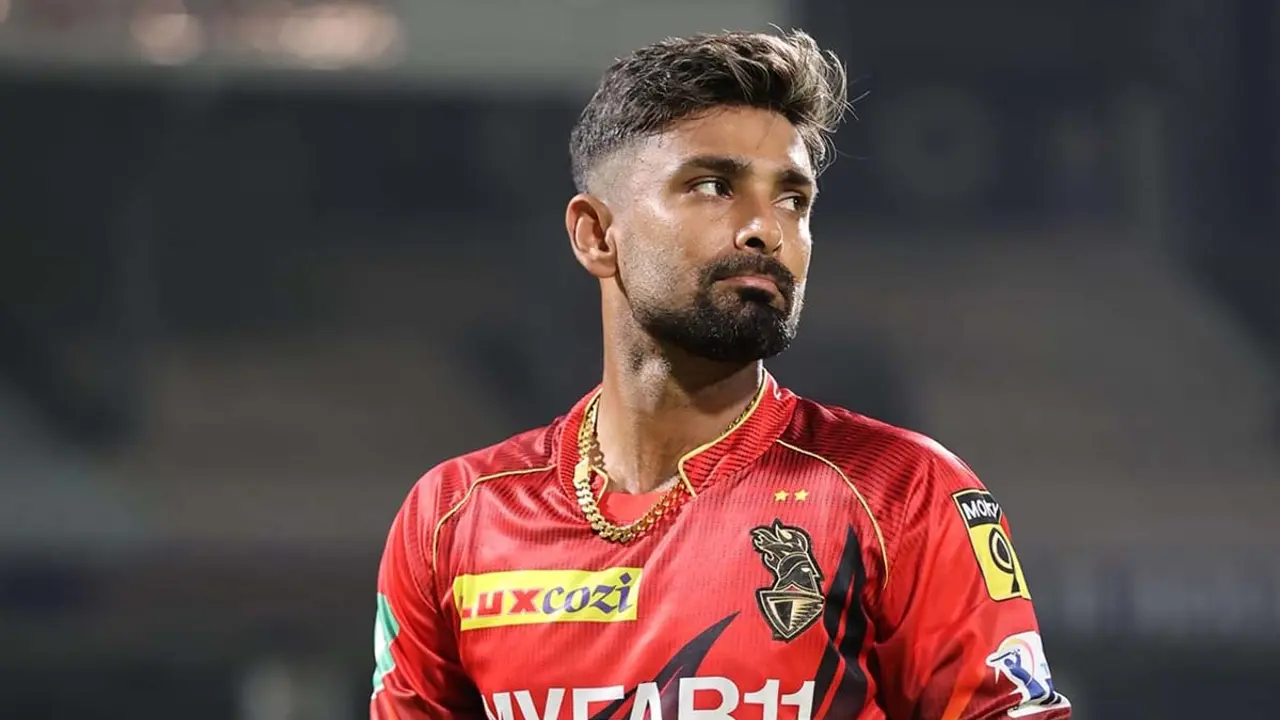 দলে সুযোগ পাচ্ছেন না, যে বার্তা দিলেন লিটন 