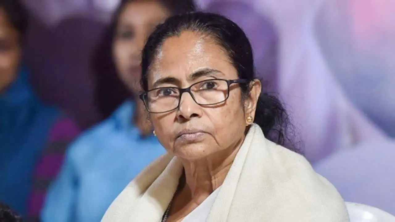 সম্পত্তি মাত্র ১৫ লাখ রুপি, ভারতের সবচেয়ে গরিব মুখ্যমন্ত্রী মমতা