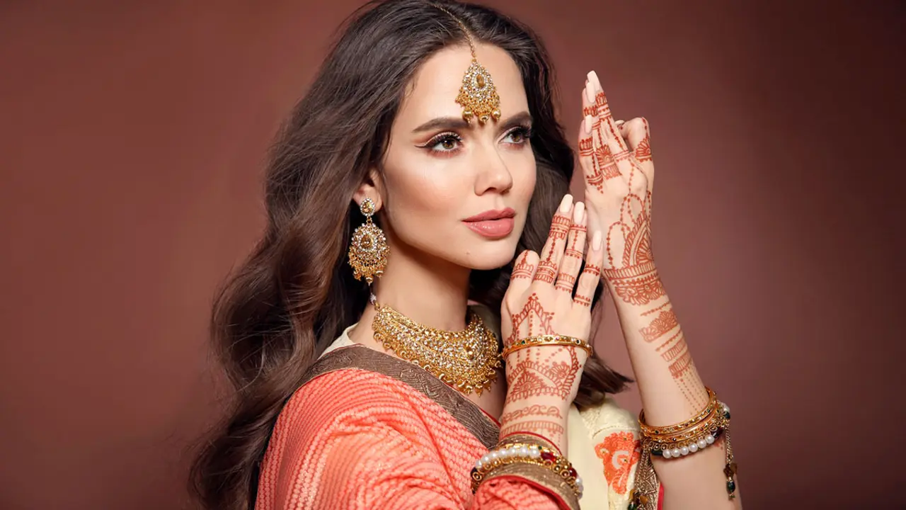 মেহেদির রঙ গাঢ় করবেন যেভাবে