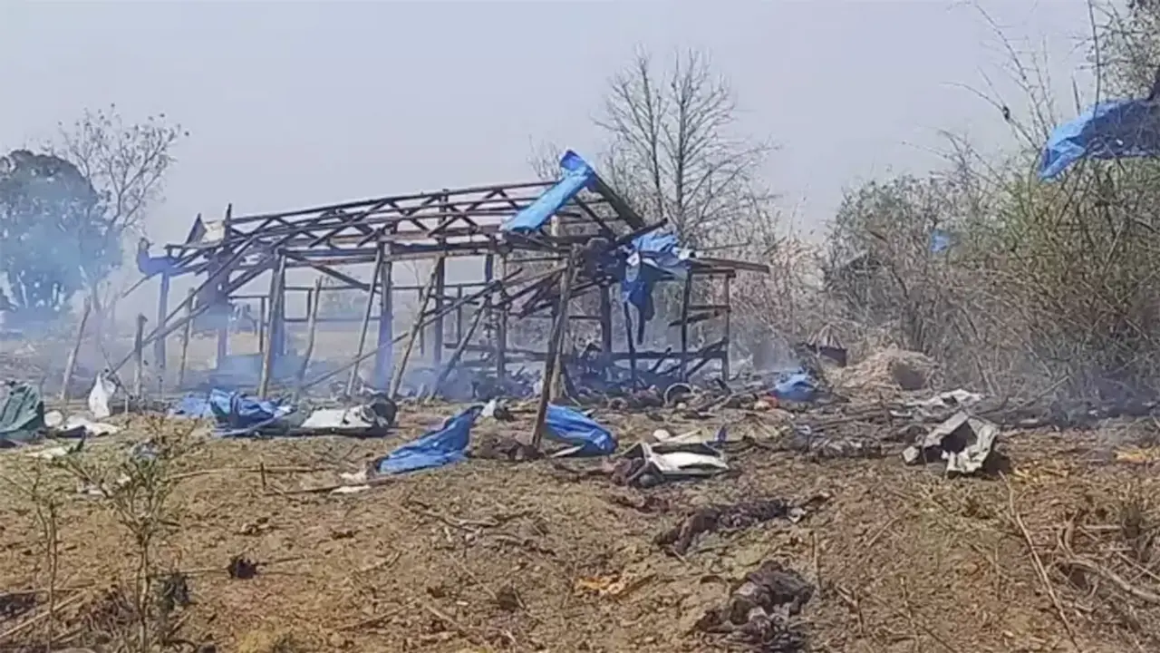 মিয়ানমারে হামলার পক্ষে সাফাই জান্তার