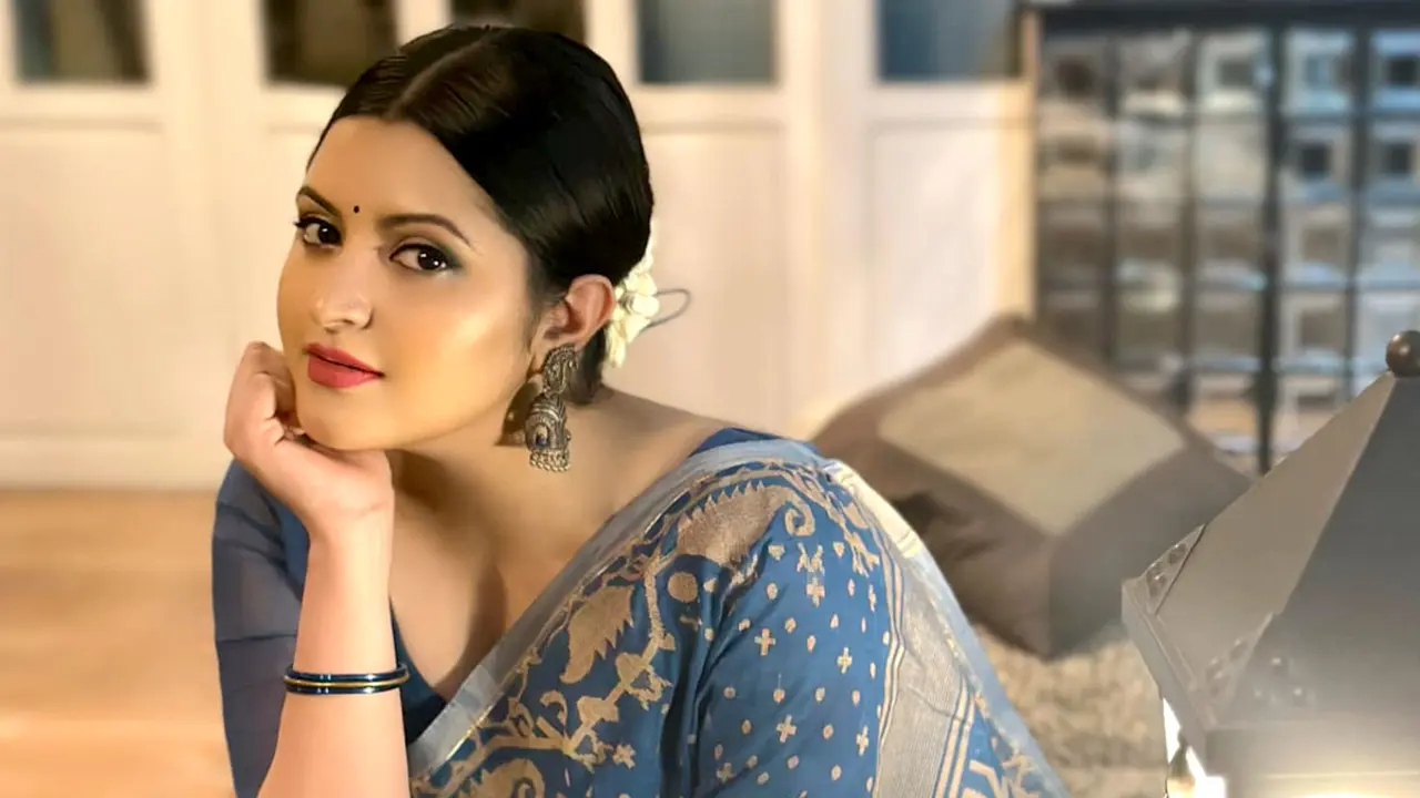 আনন্দবাজারের বর্ষসেরা অভিনেত্রী পরীমণি