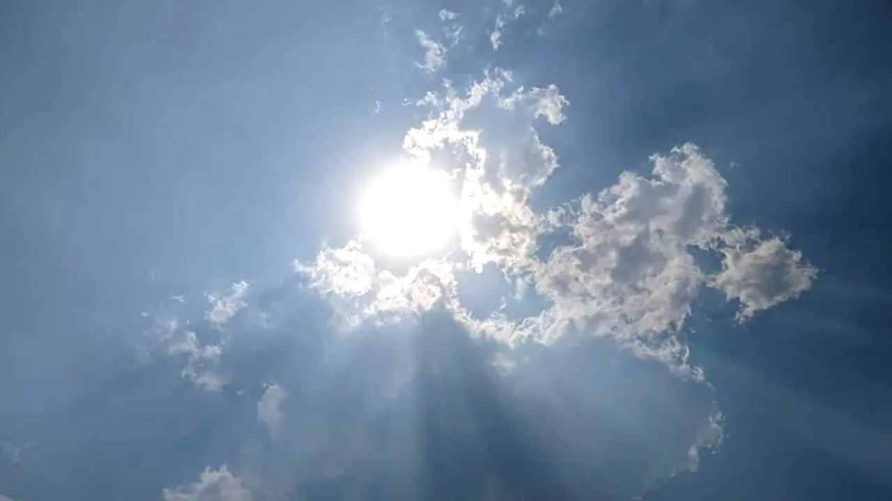 বাড়ছে গরম, সর্বোচ্চ তাপমাত্রা ৩৮.৫ ডিগ্রি