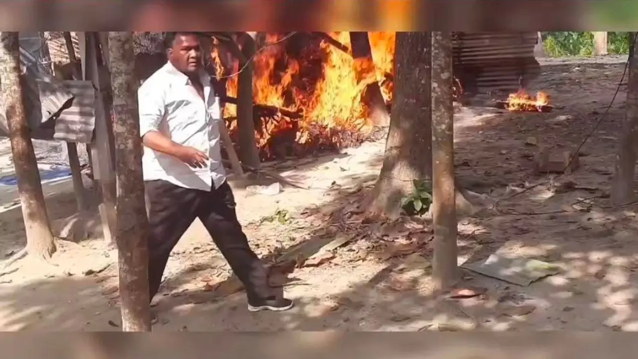 যুবলীগ নেতার নির্দেশে আগুন দিলেন বিএনপি নেতা