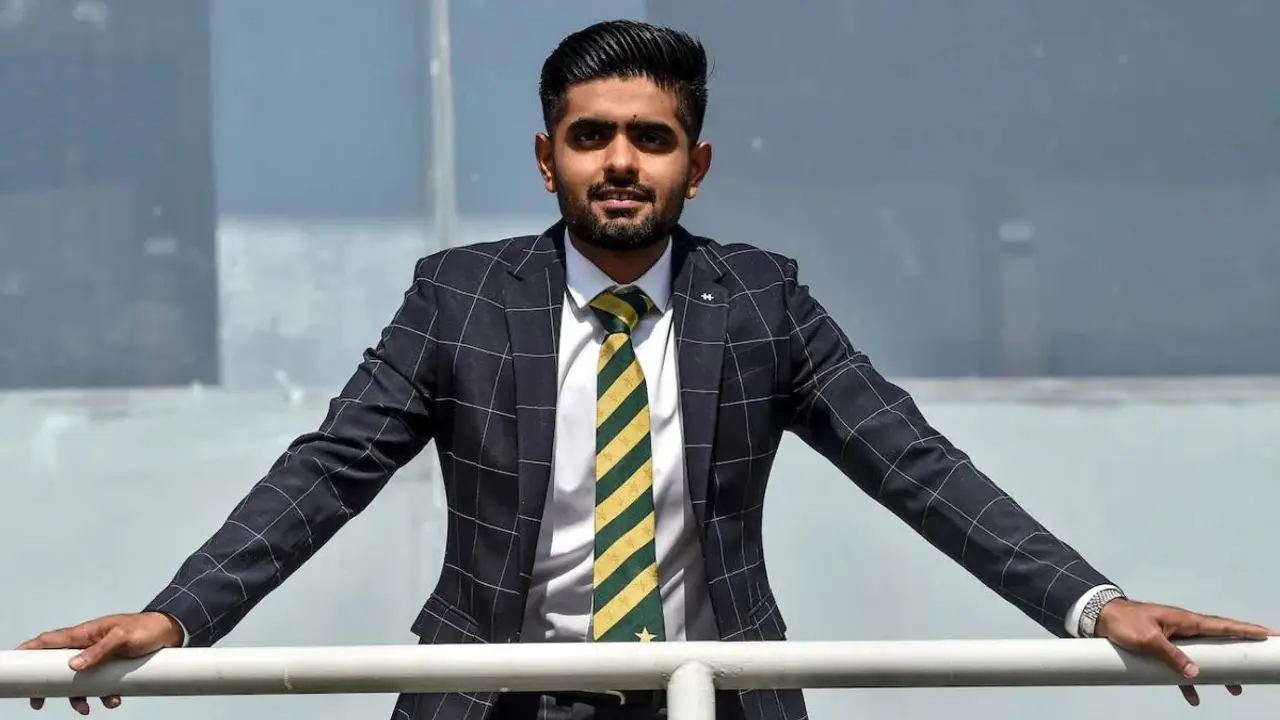 তাহলে কবে বিয়ে করছেন বাবর?