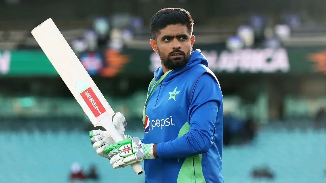 বড় অঙ্কের প্রস্তাব ফিরিয়ে বিপিএল খেলবেন বাবর!