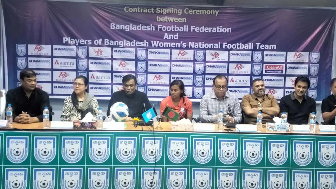 সাবিনাদের বেতন বেড়ে ৫০ হাজার, আরো দিতে চান সালাউদ্দিন