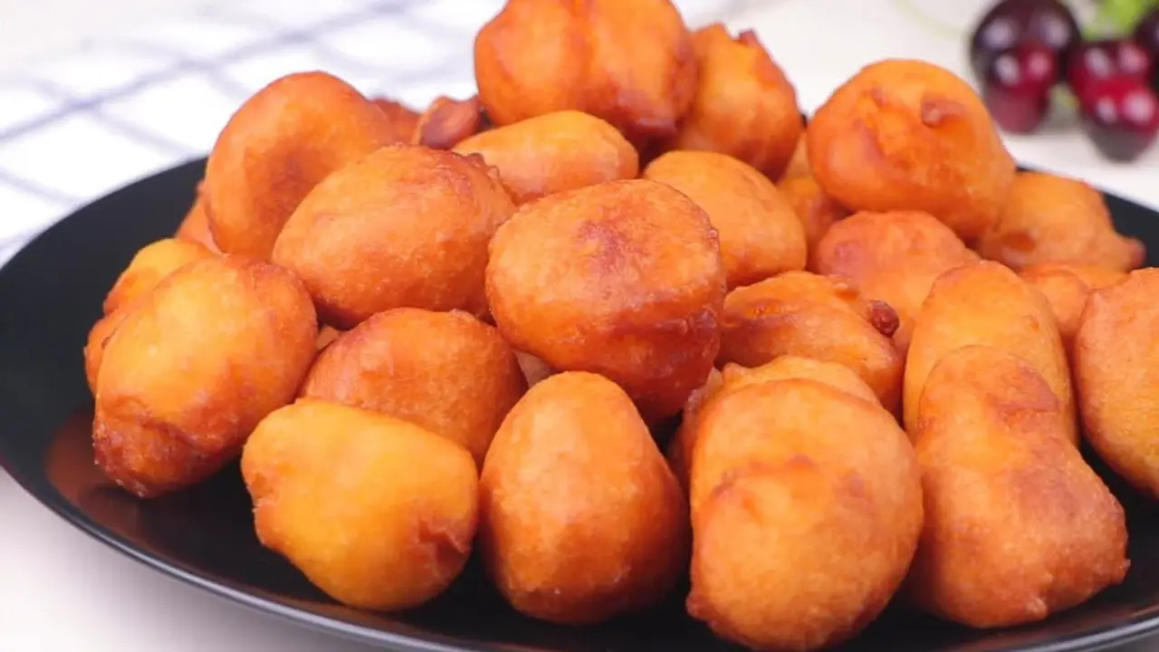 পাকা কলা দিয়ে বড়া পিঠা তৈরির রেসিপি