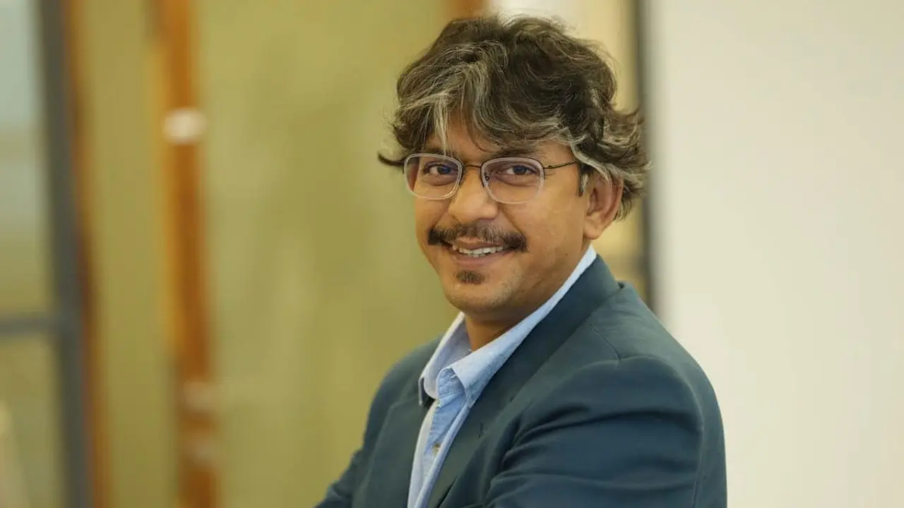 কোনো অপমানই এখন আর গায়ে লাগে না চঞ্চলের