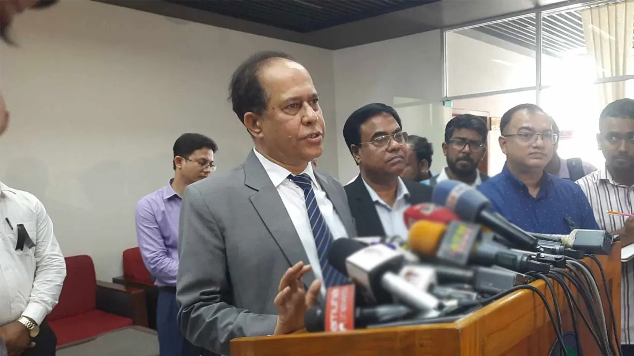 সংকট কাটাতে সংলাপ দরকার, পিটার হাসকে সিইসি