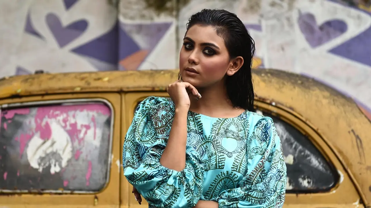 ‘ইনশাআল্লাহ’ বলে তোপের মুখে ইধিকা 