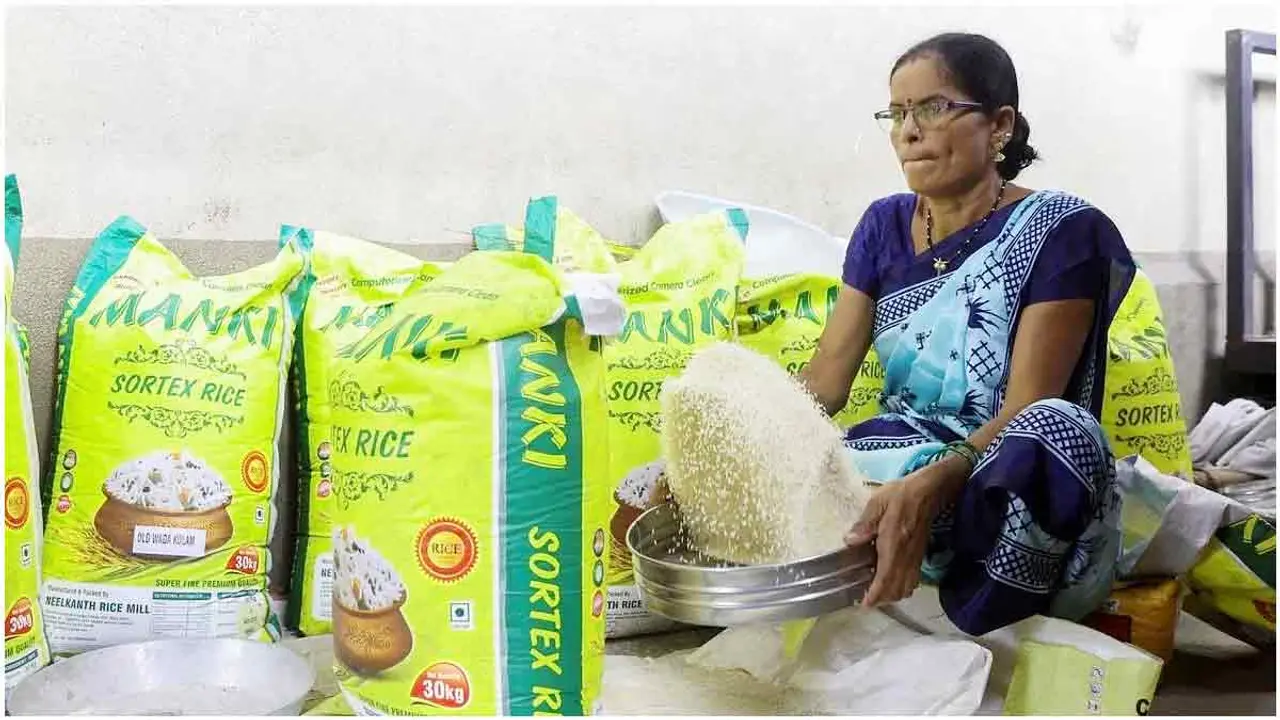 সিদ্ধ চাল রপ্তানিতে বিধিনিষেধ আরোপ করছে ভারত?