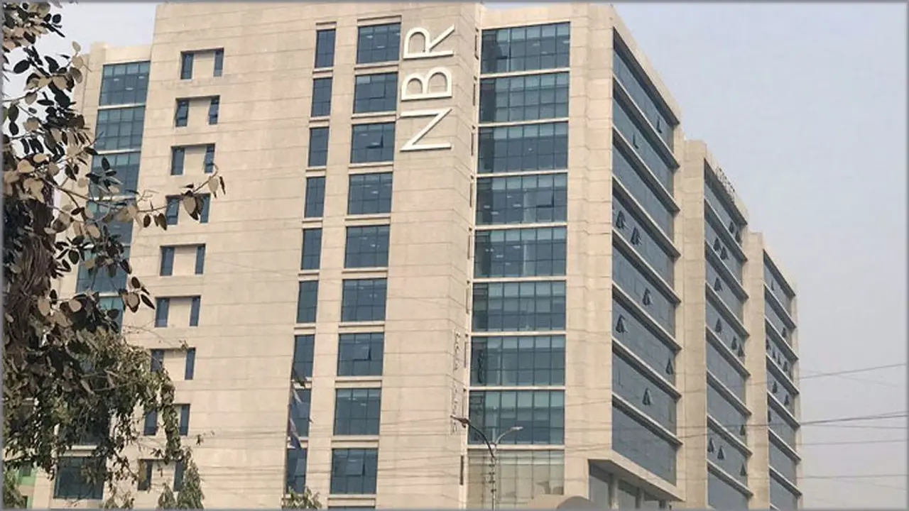 গত অর্থবছরে ৬১ হাজার কোটি টাকা শুল্ক ছাড় পান ব্যবসায়ীরা