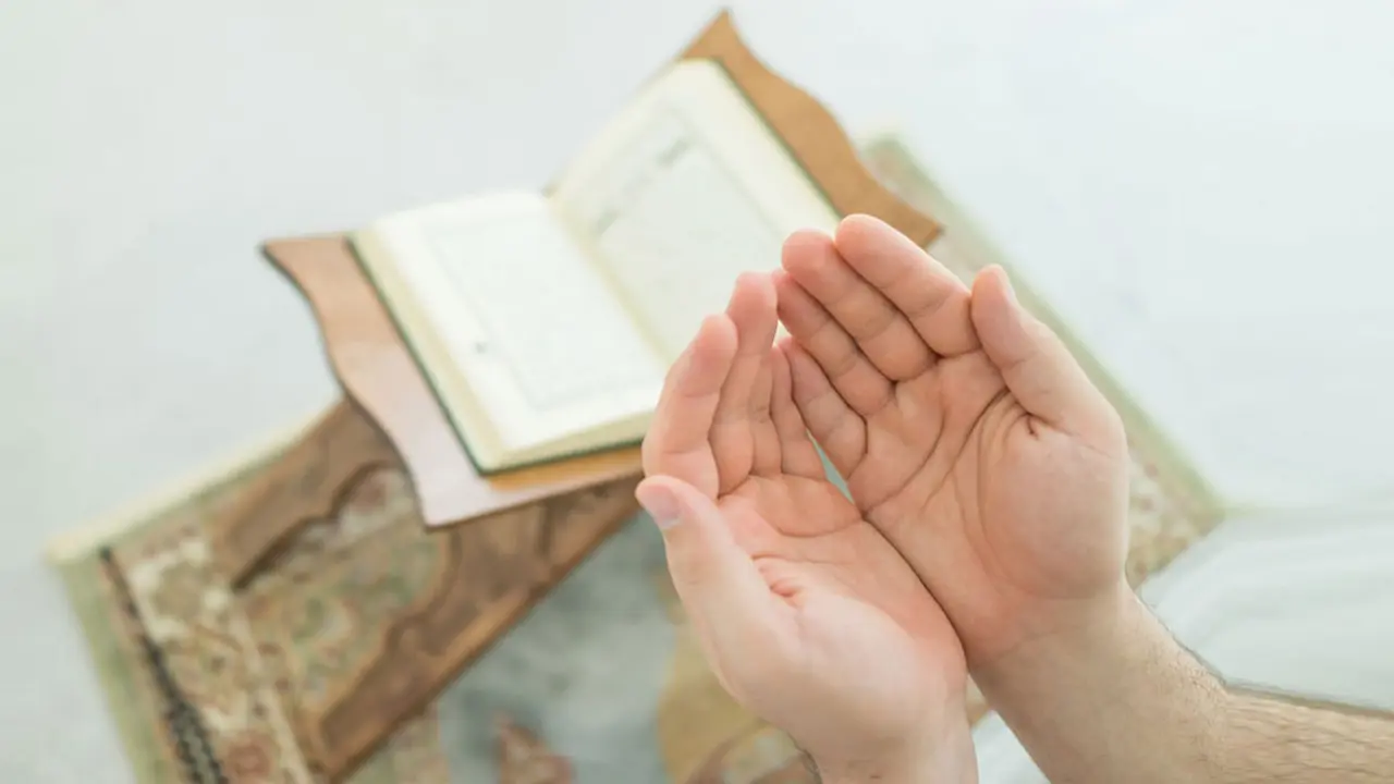 ঘুম থেকে জাগার পর কল্যাণকর আট আমল
