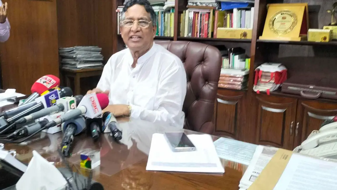 ‘পেঁয়াজের শুল্ক প্রত্যাহারে ভারতের মন্ত্রীর সঙ্গে আলাপ করেছি’