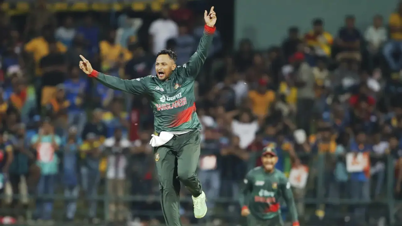 বাঁ-হাতি স্পিনে সাকিবের অনন্য অর্জন