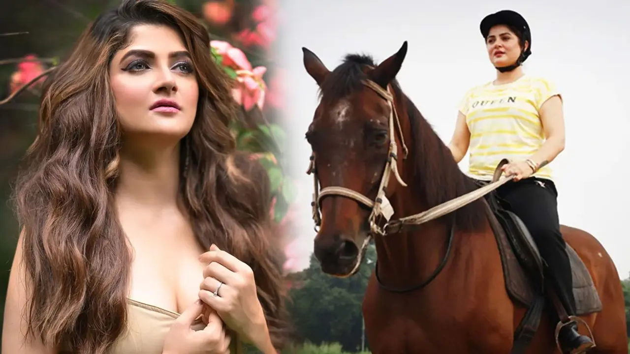 ঘোড়ার সঙ্গে বন্ধুত্ব করলেন শ্রাবন্তী