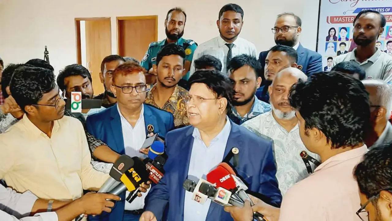 আমরা কোনো বিদেশি শক্তির পরামর্শে চলি না : পররাষ্ট্রমন্ত্রী