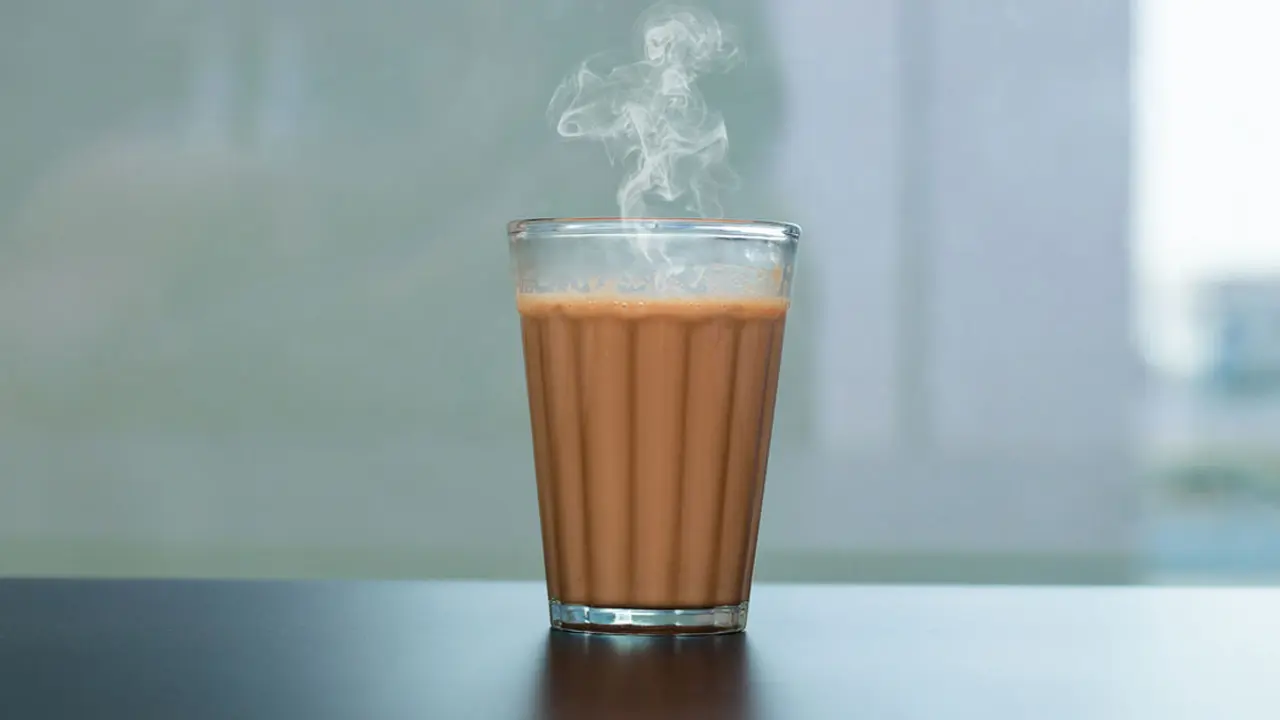 দুধ চা খেলে কী হয়?