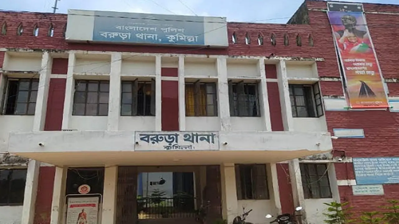 যুবককে উল্টো করে ঝুলিয়ে পেটানোর ভিডিও ভাইরাল, ইউপি সদস্য আটক
