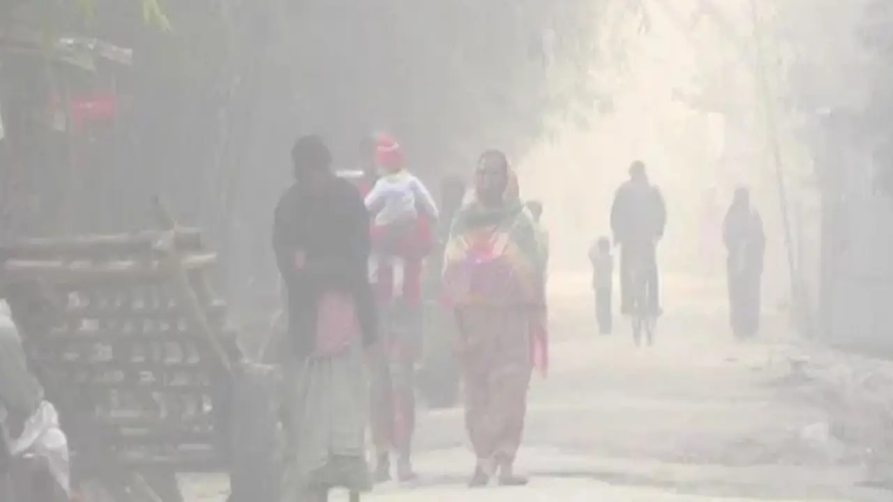 হিমেল হাওয়ায় বেড়েছে শীতের তীব্রতা