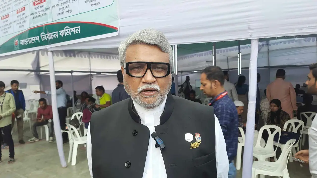 প্রার্থীকে ‘গেট আউট’ বলে হাইকোর্টে যেতে বললেন সিইসি