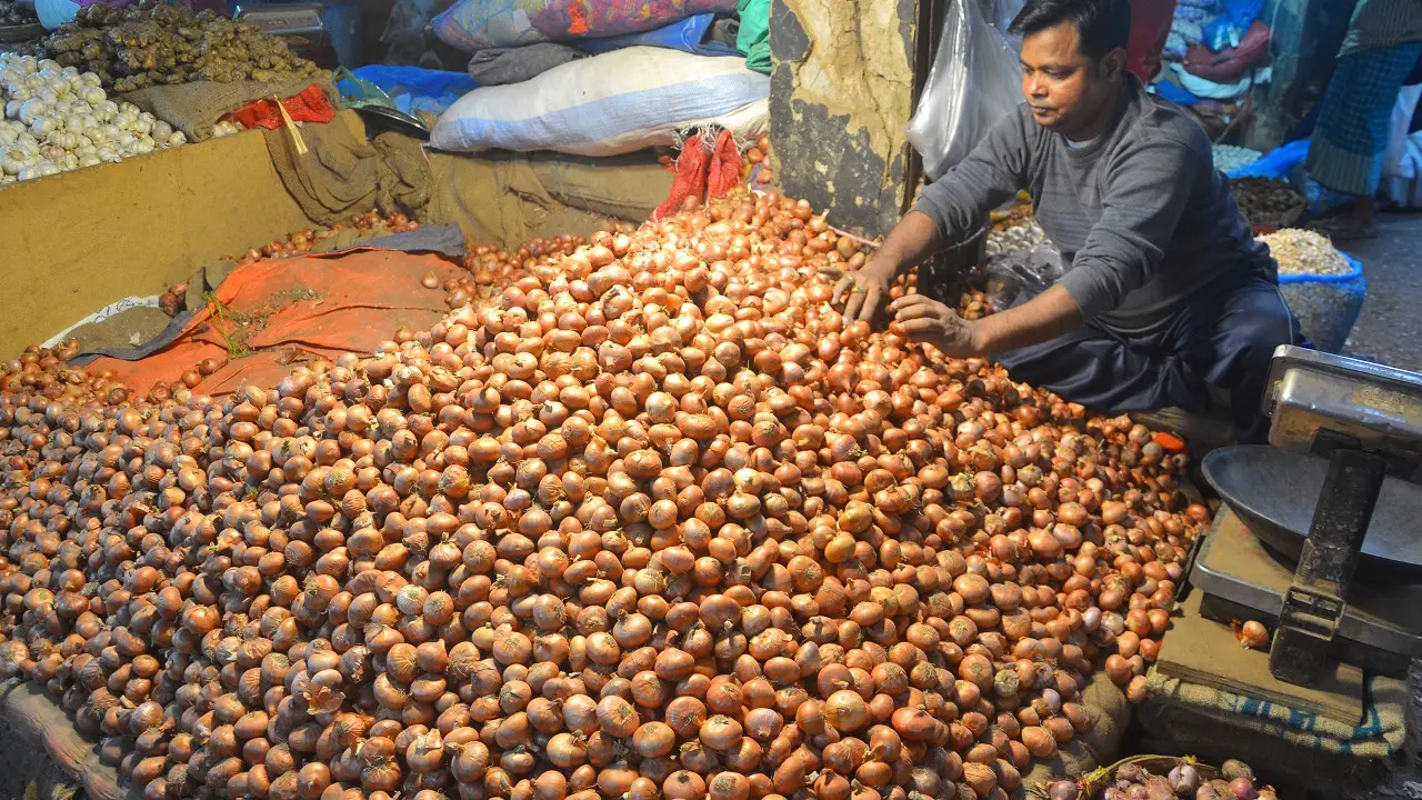 বগুড়ায় পেঁয়াজের বাজার অস্থির