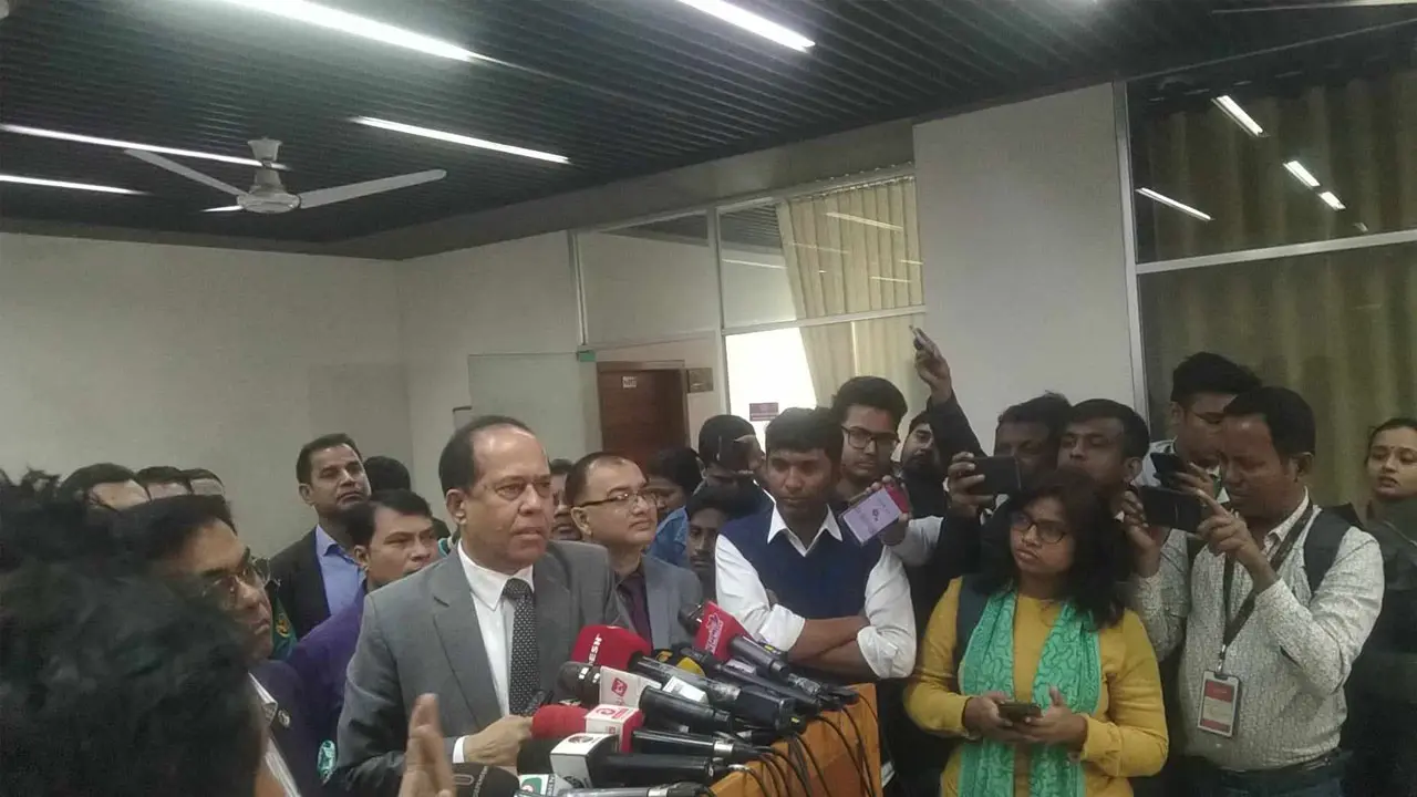 ব্যালট সকালে পাঠালে ফেয়ারনেস নিয়ে ‘সংশয়’ কমবে : সিইসি