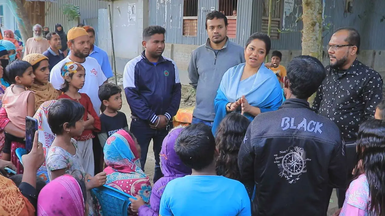 প্রার্থিতা ফিরে পেয়েই নির্বাচনী এলাকায় ডলি সায়ন্তনী