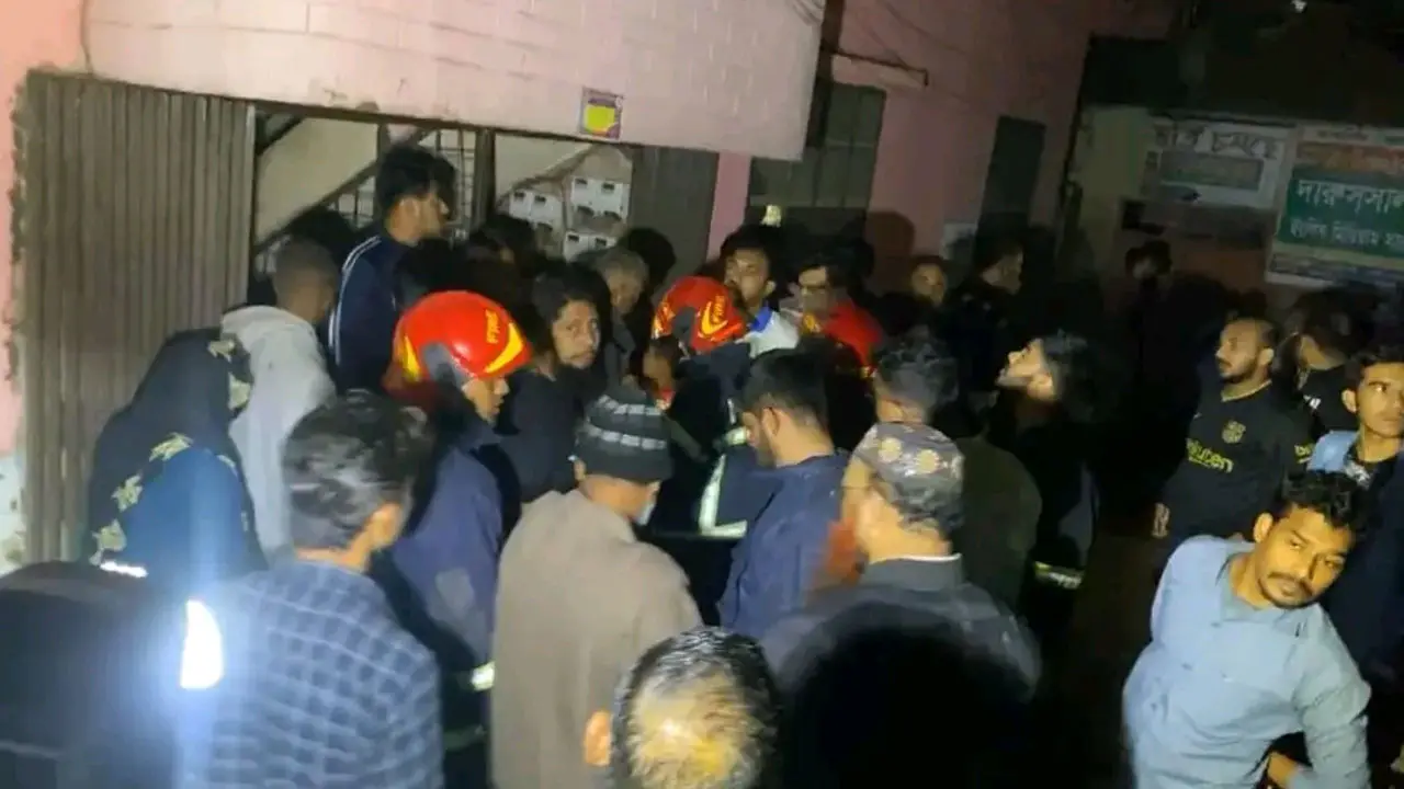 ফ্রিজের কম্প্রেসার বিস্ফোরণে শিশুসহ একই পরিবারের ৩ জন দগ্ধ