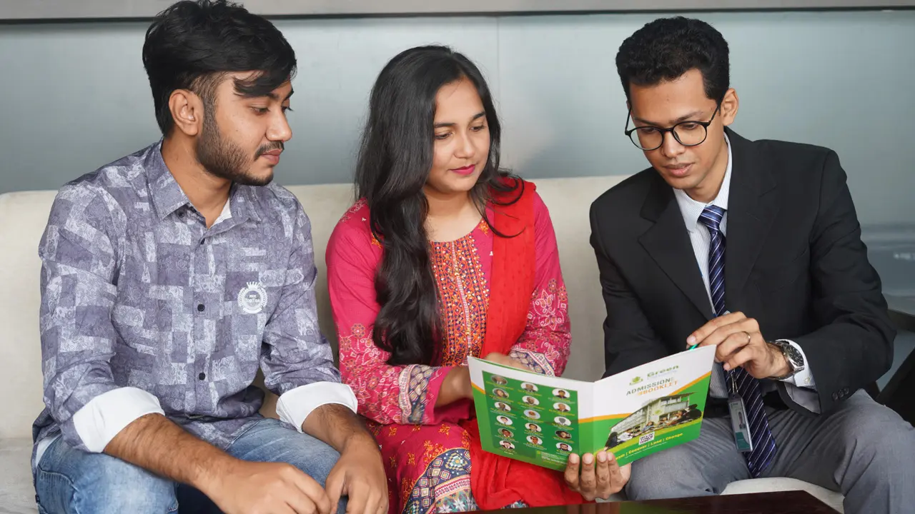 ইংরেজিতে অনার্স পড়ার ভবিষ্যৎ কী