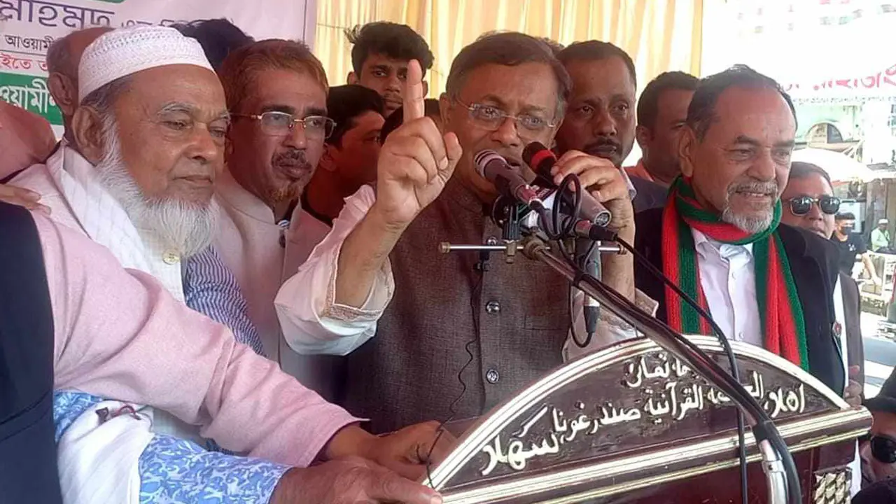 পাকিস্তানে আলোচনা হয় দয়া করে আমাদের বাংলাদেশ বানিয়ে দাও