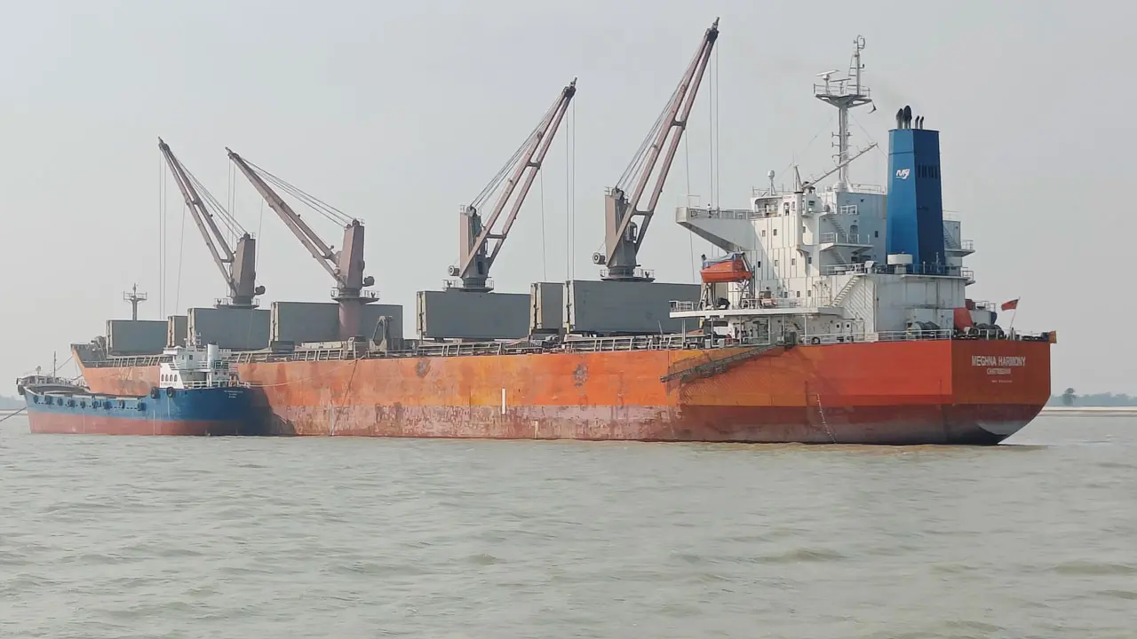 প্রথমবারের মতো পায়রা বন্দরে ‘এমভি মেঘনা হারমনি’