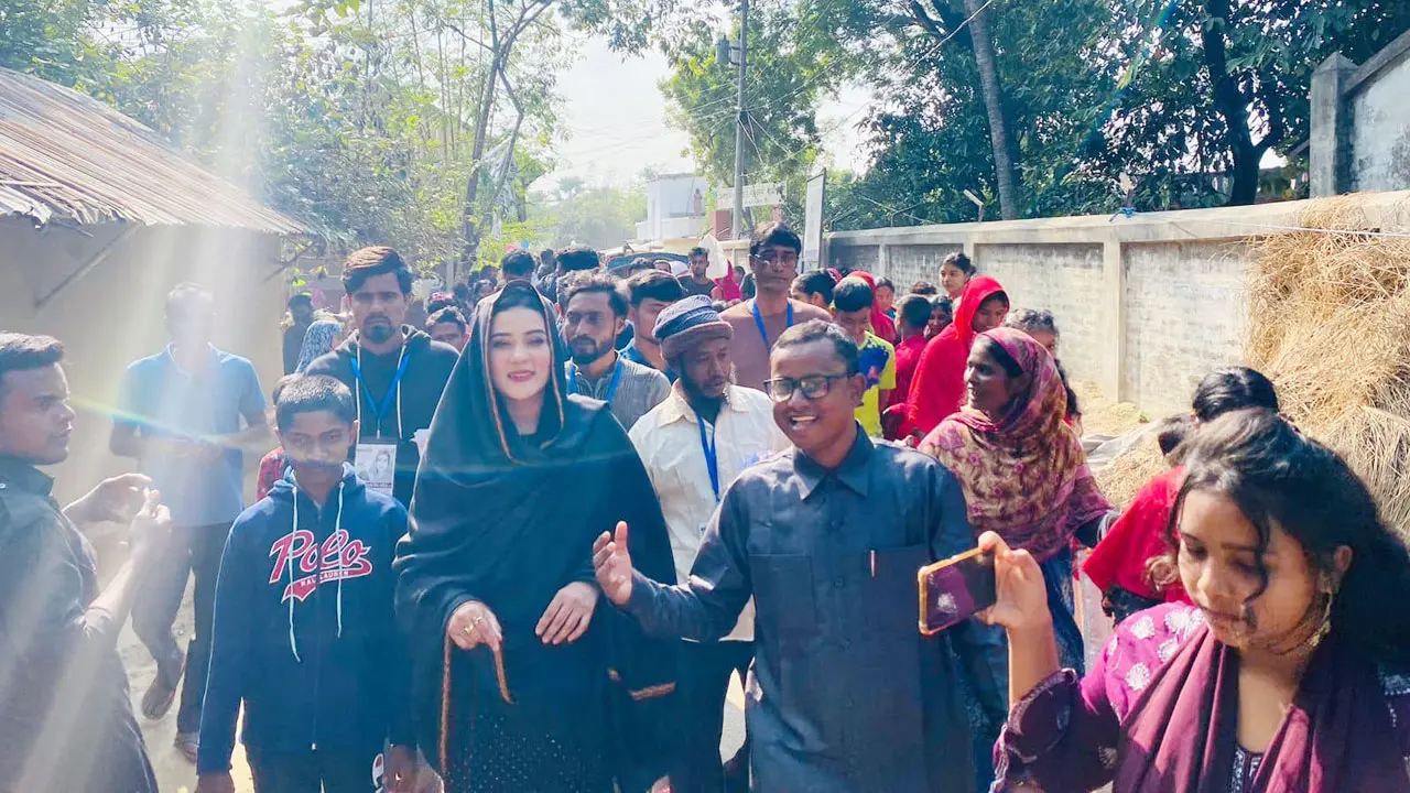 জমিদার সাহেবকে কাহিল করে ফেলেছি : মাহি