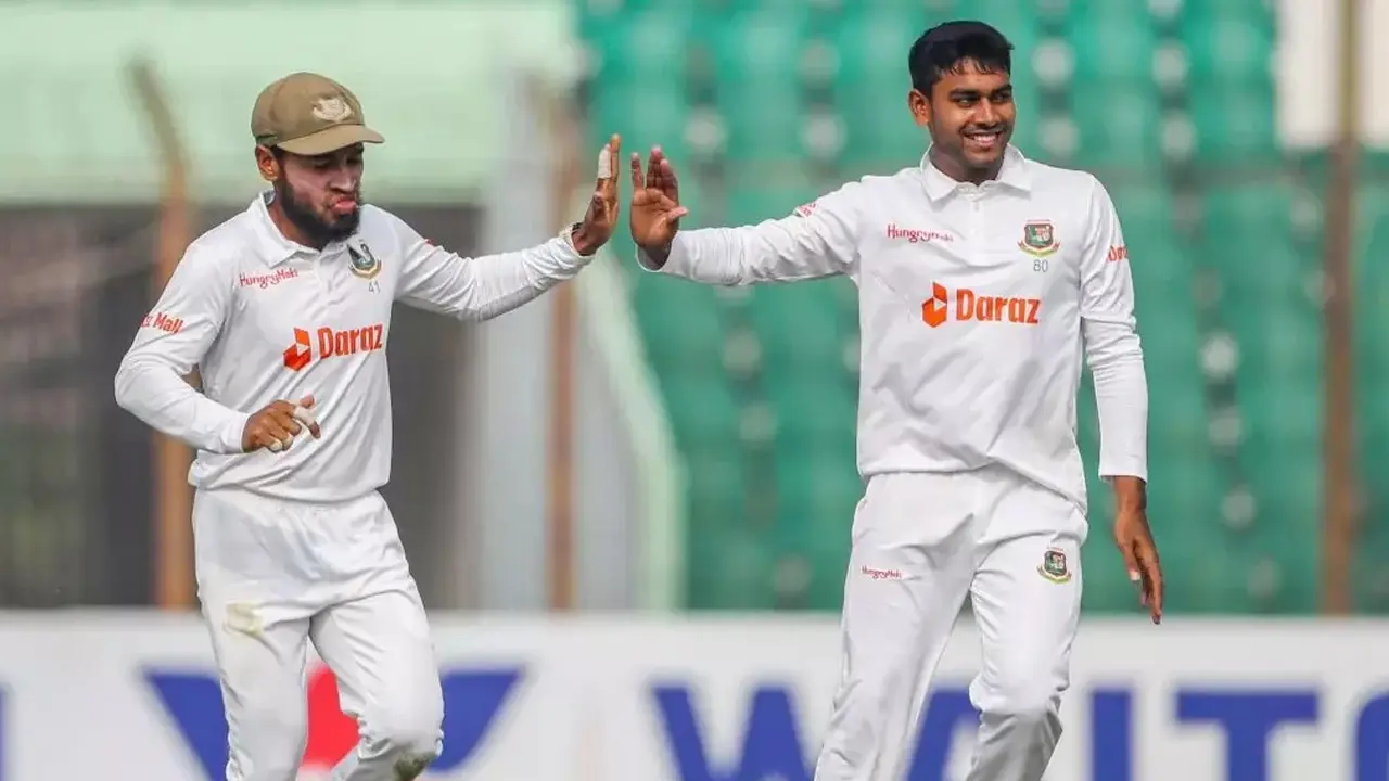 মুশফিকের বিরল আউট নিয়ে যা বললেন মিরাজ