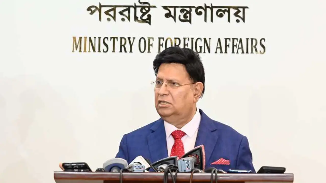 নির্বাচনের আগে রোহিঙ্গা প্রত্যাবাসন শুরু না হওয়ার ইঙ্গিত মোমেনের