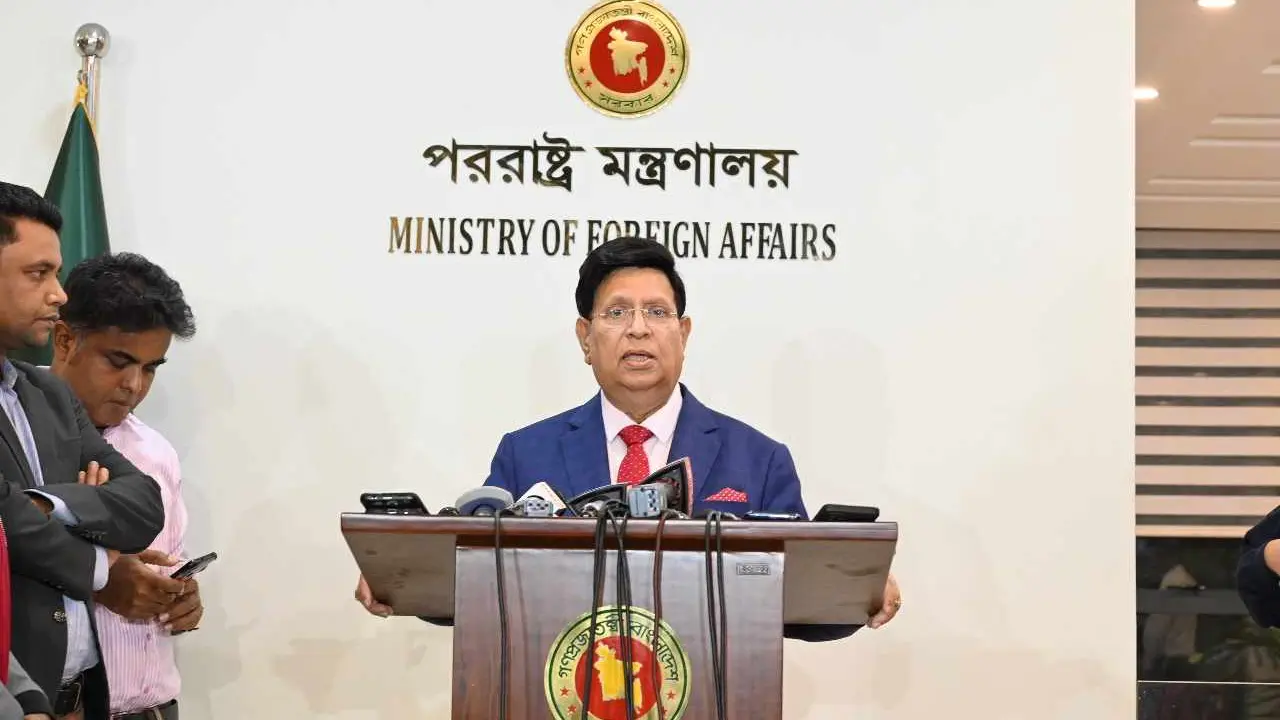 বোয়িং কেনা-বেচার সঙ্গে নিষেধাজ্ঞার কোনো সম্পর্ক নেই : মোমেন